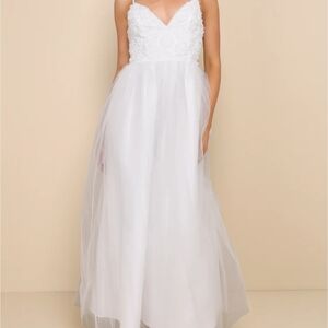 Lulu's White Sleeveless Sweetheart Wedding Gown